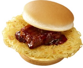 ロッテリア、ラーメンバーガー本日発売！替え玉もあるよ！