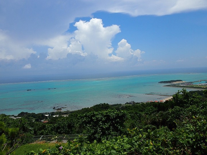 沖縄の眺めの良いカフェレストラン くるくまに行ってきたよ。沖縄旅行