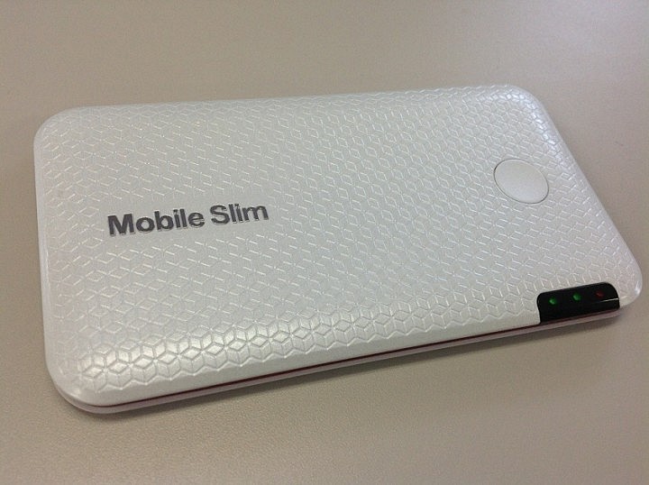 WiMAX 名刺サイズのルータmobile slimの評価レビュー。