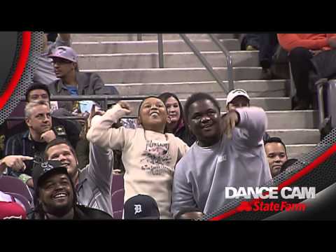 バスケットボールの試合で「スタッフ vs ちょっとポッチャリ男の子」の即興ダンスバトルが超かっこいいぞｗ