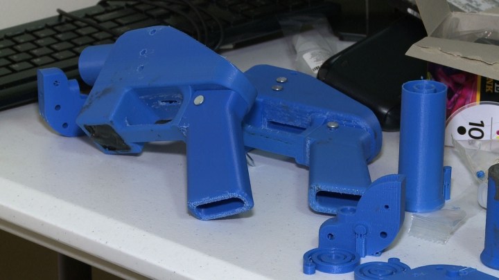 ３Ｄプリンターで拳銃製造か?所持容疑で逮捕者がでました。