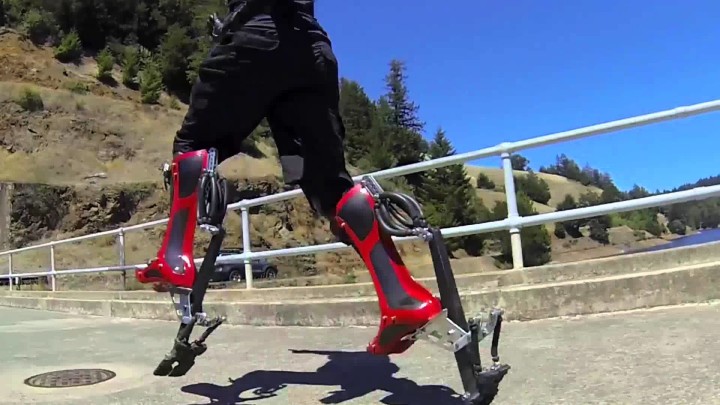 時速４０キロで走ることが出来る靴が開発された。『The Bionic Boot』