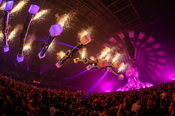 【動画】オランダのダンスフェスの照明が半端ないｗｗｗ　