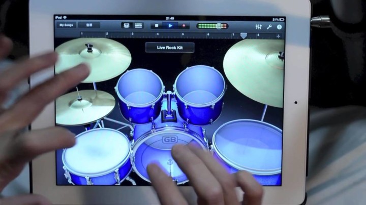 【動画】iPadのガレージバンドを使ってドラムソロ