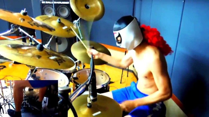 【動画】ファイナルファンタジー６の曲を激しく覆面レスラーが叩いてる様子がかっこええｗｗｗ