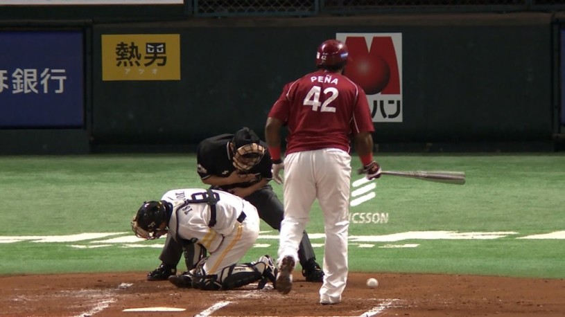 【珍プレー】１球のデッドボールが３人に当たる。痛すぎるピタゴラスイッチ。