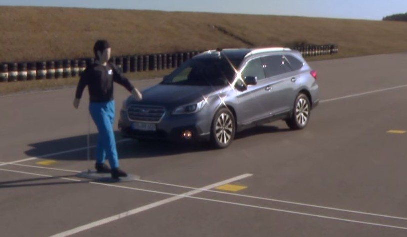 止まったのは「スバル」だけ！色々な自動車メーカーの「自動ブレーキシステム」を試してみた！！