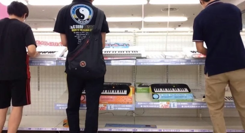 レベル高い！YMOの名曲「ライディーン」を家電量販店で弾き逃げする3人組が話題に！