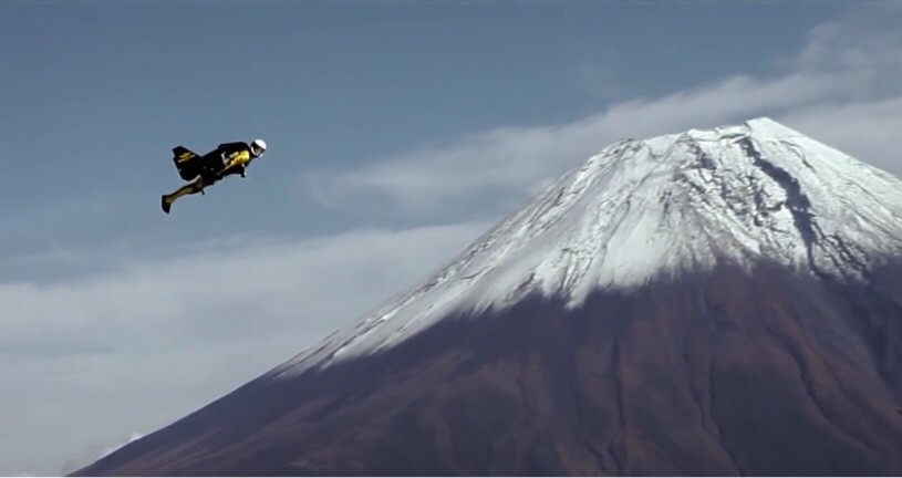 ジェットマン 富士山上空を自由自在に飛びまくる！