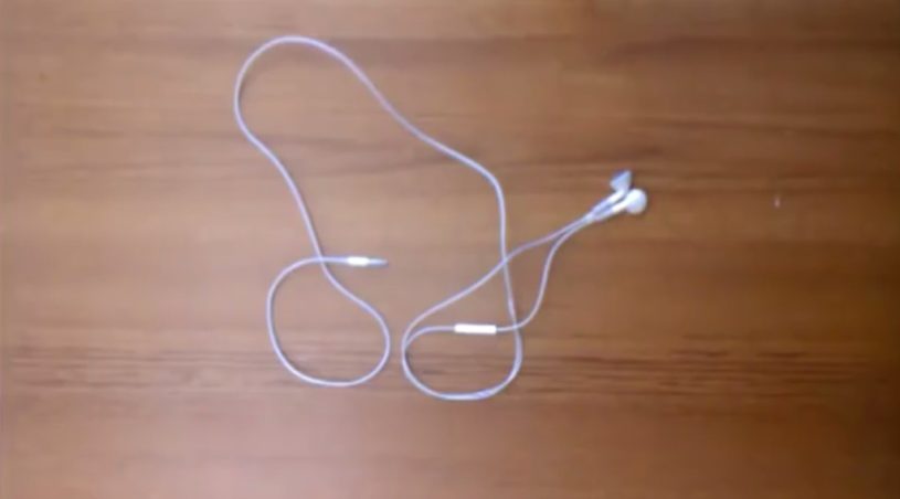 イヤホンがからまない様にする方法