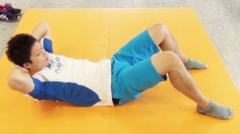 意外と知らない！腹筋の正しいやり方