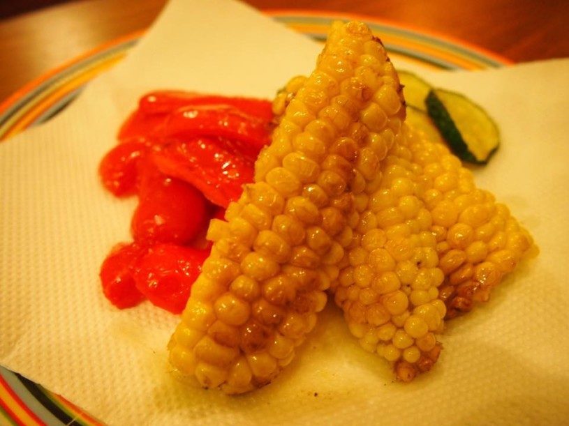 夏野菜の美味しさをシンプルに！少なめの油で作るとうもろこし・パプリカ・ズッキーニの素揚げのレシピ
