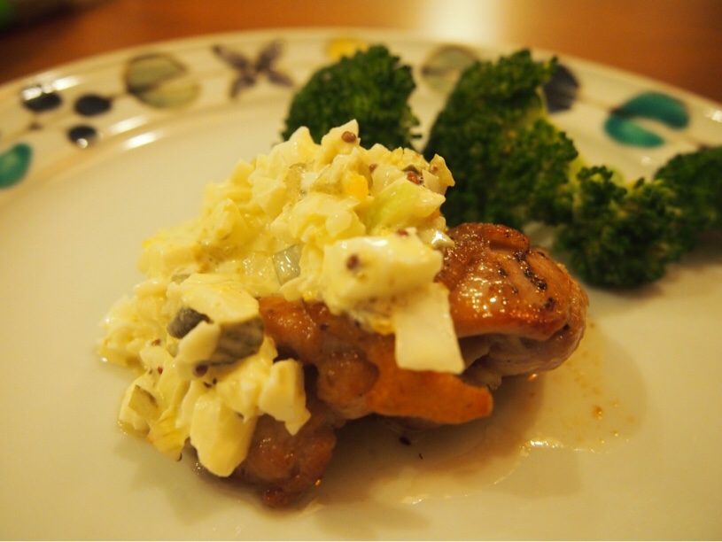 糖質制限ダイエット！ココナッツオイルで香ばしいチキングリルとタルタルソースのレシピ