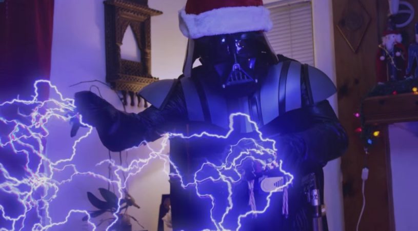 ダース・ベイダーがサンタさんだったらｗｗｗｗｗｗ　かわいいルークも甘やかさないｗｗｗｗ