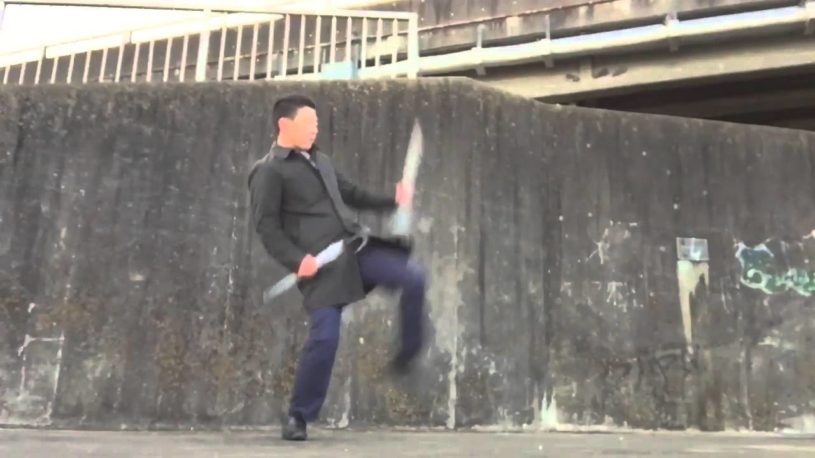 なぜ日本人は、傘を持っているのか？という動画が海外で話題に