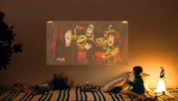 ソニー、家庭用超単焦点プロジェクターがコンパクトで持ち運びもできていい感じ！欲しい！