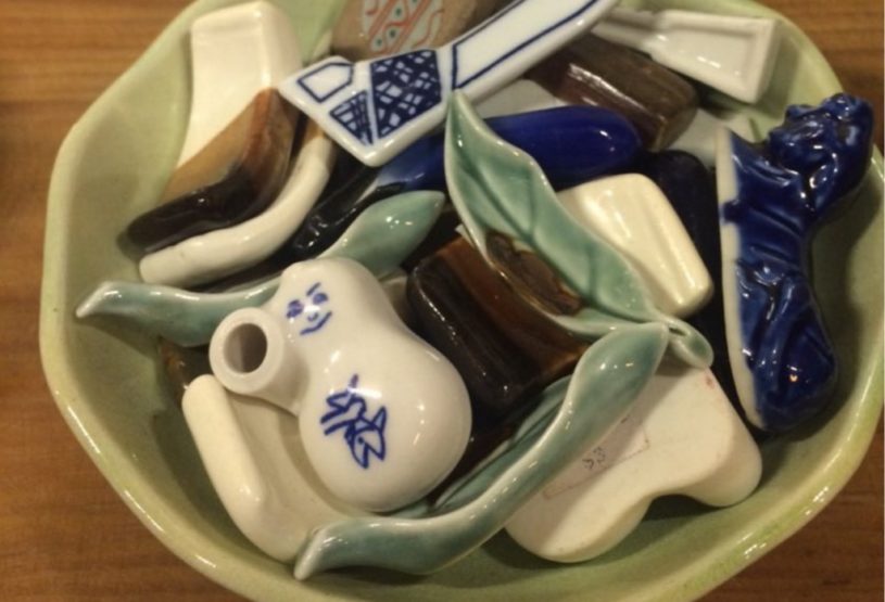 おかしい…ベトナムのお洒落雑貨屋で箸置きを見ていたら日本でよくみるあれが・・箸置きとして売られていたｗｗｗｗ