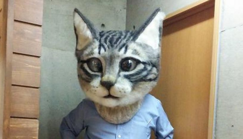 巨大な猫の顔のかぶりものをするプロジェクト「リアル猫ヘッドアートプロジェクト」