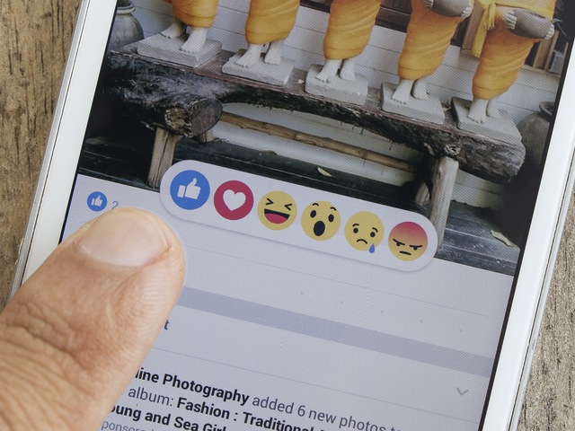 Facebookの新しいボタン使ってる？93%はいままでの「いいね！ボタンを使っている」