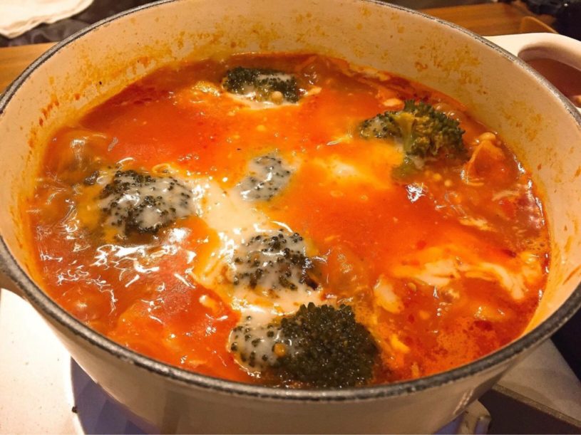 美味しくてお洒落な洋風トマトチーズ鍋のレシピ