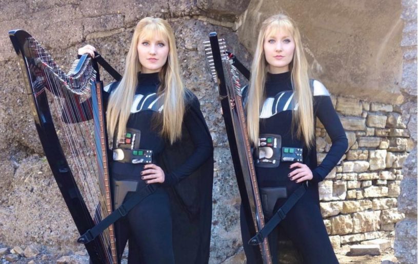 双子の美女がハープで演奏する「スターウォーズ・インペリアルマーチ」