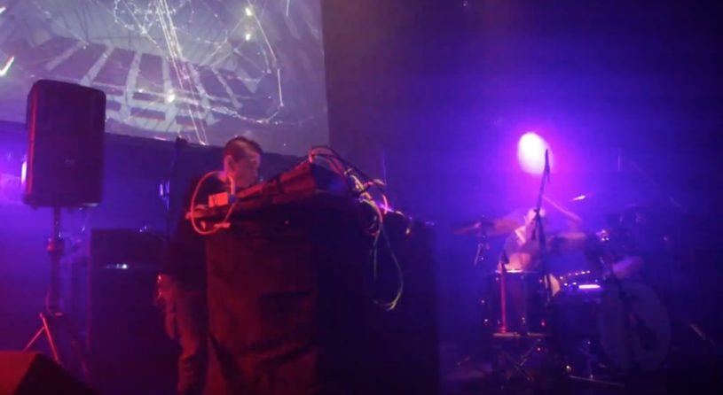 プログラミング＋ダブ処理＋生ドラム＝新たなるダンスミュージックがTHEUSファーストアルバムが完成！