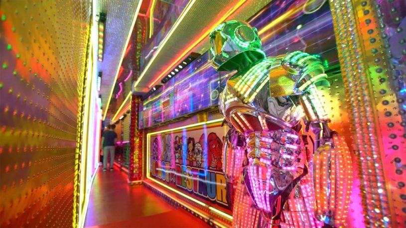 ロボットレストランの４K動画が海外で人気に