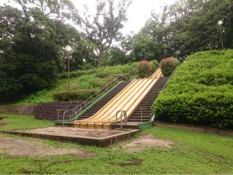 高低差を見つけると滑り台にしてしまう京都市が話題に