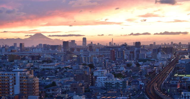台風の影響で夕方の東京で見えた富士山が綺麗すぎる！