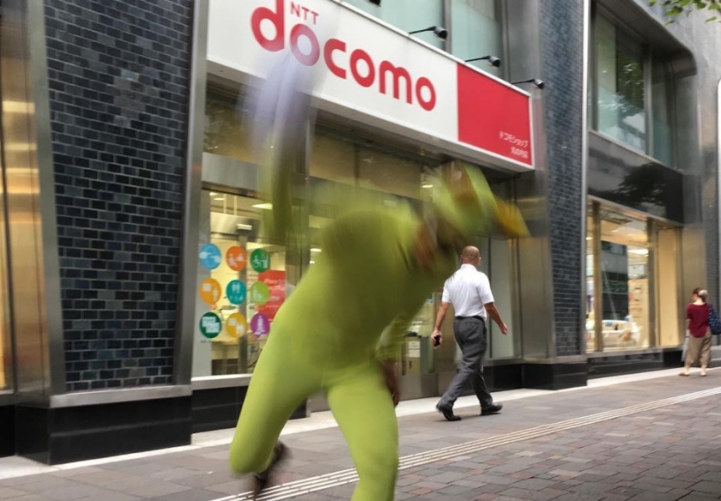 iPhone7の行列に並んだロケットニュース24の佐藤さん→ピカチュウになる→やっぱり買えなかった→怒るｗｗｗｗ