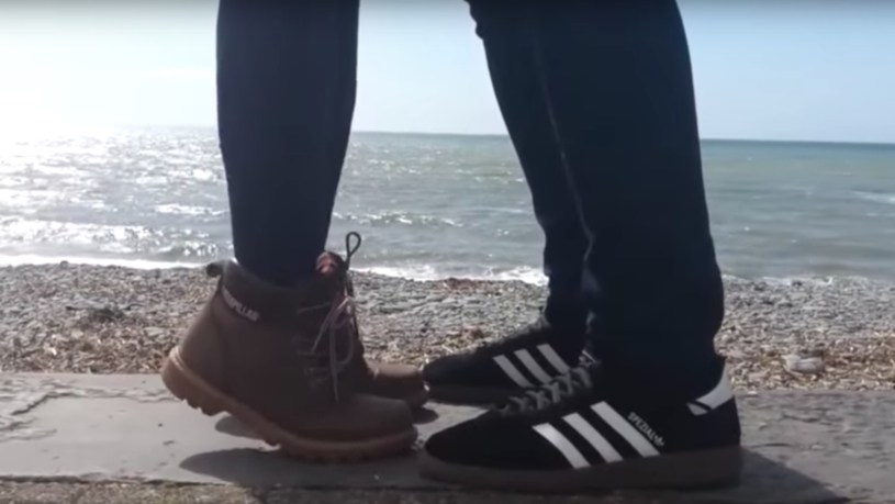 向かい合う男女、女性が持ち上がった瞬間に衝撃の事実が発覚ｗｗｗ