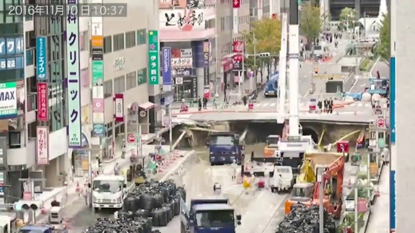 博多駅前の道路を１週間でどのように復旧工事したのかを１４０秒でまとめた動画が話題
