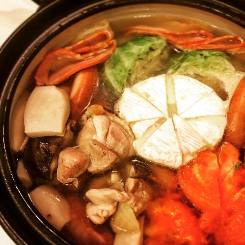 トマトとベーコンのカマンベールチーズ鍋のレシピ