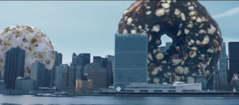 ニューヨークの街に巨大なドーナッツが転がるショートフィルムｗｗｗ