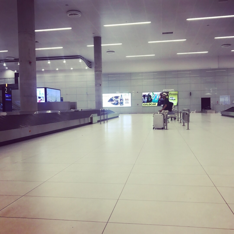 空港でバックが届かない！ロストバゲージに遭った際の初期対応