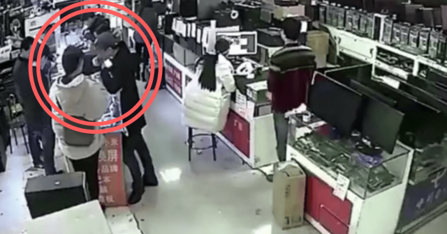 iPhoneを噛んでテーブルにおいた瞬間爆発→iPhoneを噛んではいけない！