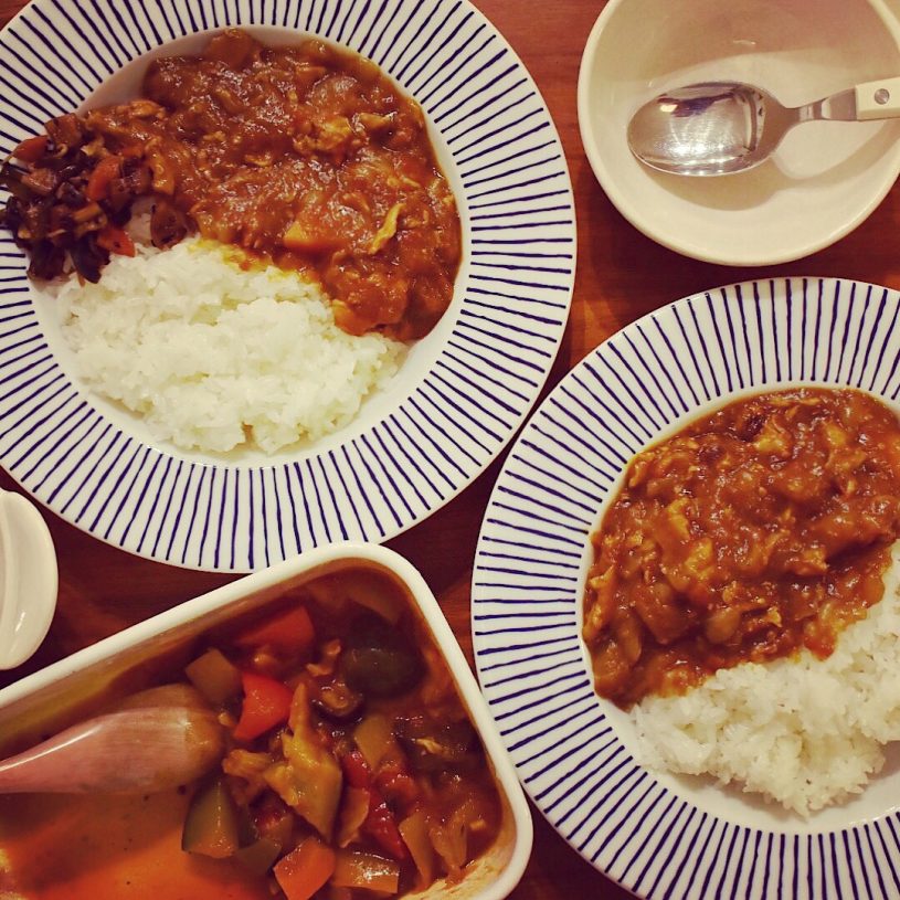 ストウブで作る無水トマトカレーのレシピ