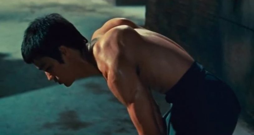 肩甲骨を柔らかくするエクササイズ