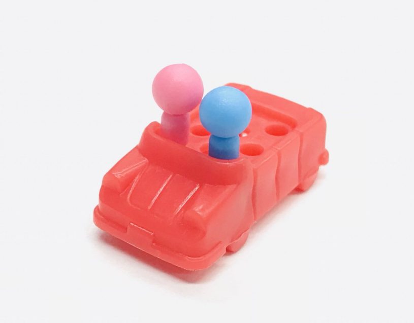 タカラトミー いい夫婦の日を人生ゲームの人形で表現