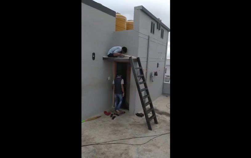 ドアをトントンして隠れてびっくりさせた結果ｗｗｗｗ