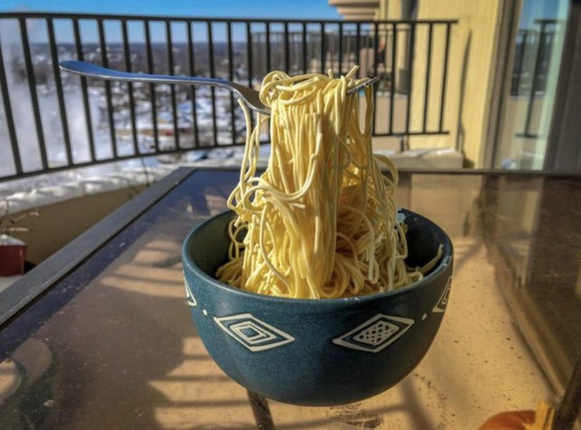 米国中西部で大寒波、シカゴの体感温度は氷点下46度ラーメンも凍る