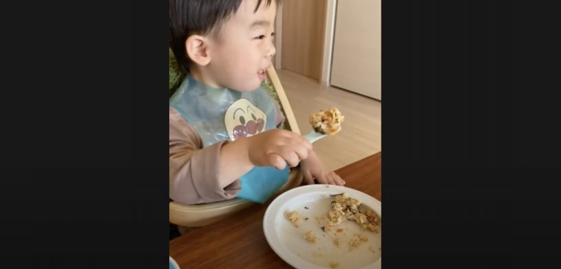 【1・2歳の食器】すくいやすい！ユニバーサルプレートを買ってよかった〜