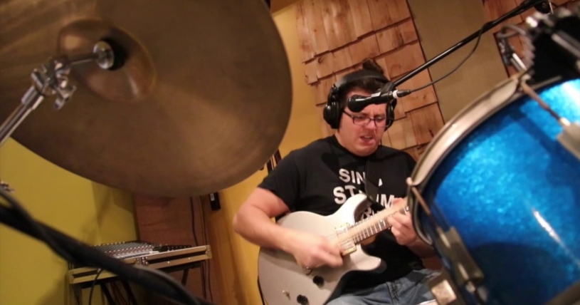 ドラム・ギター・ボーカル全て１人で演奏「Rush – Tom Sawyer 」をカヴァー超かっこいい！！！！