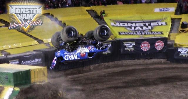 モンスタートラックによる一回転がすごすぎるｗｗｗｗ