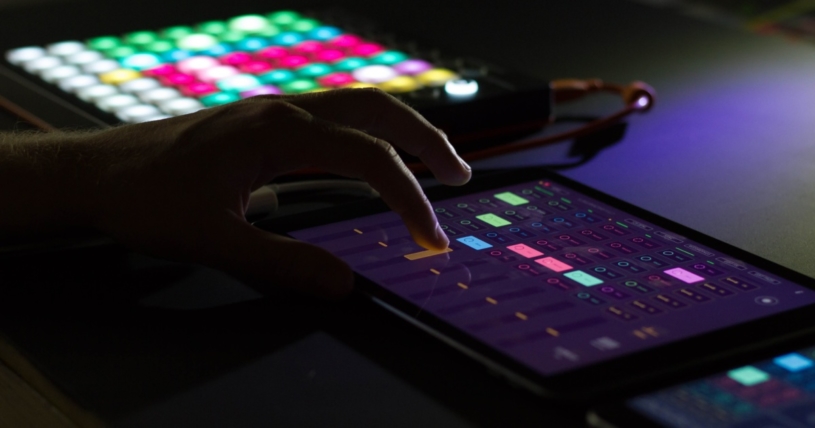 気軽に音楽をiPhoneやiPadで作製できるLaunchpad が超楽しいぞ！！