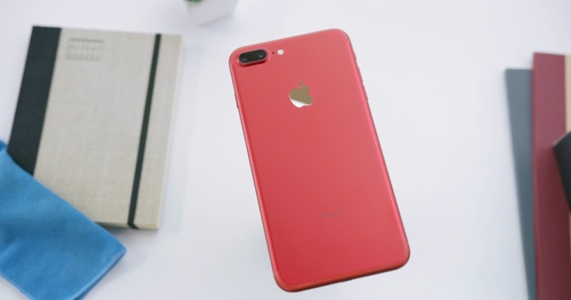 新しいRED iPhone 7 開封の様子