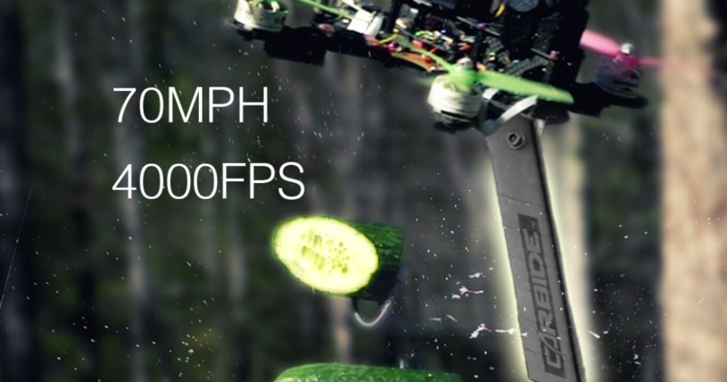 レーシング用のドローン、高速で移動しきゅうりやバナナを切断