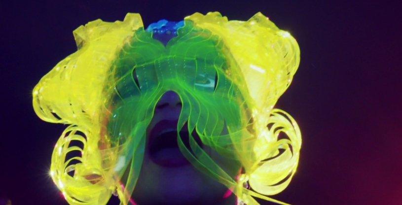 Björk (ビョーク) が『Vulnicura』から「Notget」のミュージックビデオを公開！